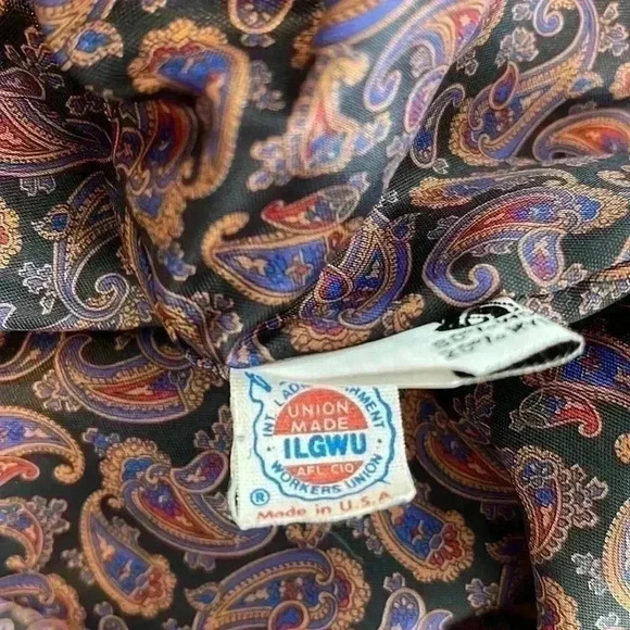 Vintage 80% wool coat. Made in the USA. Size medium. - Picture 15 of 15